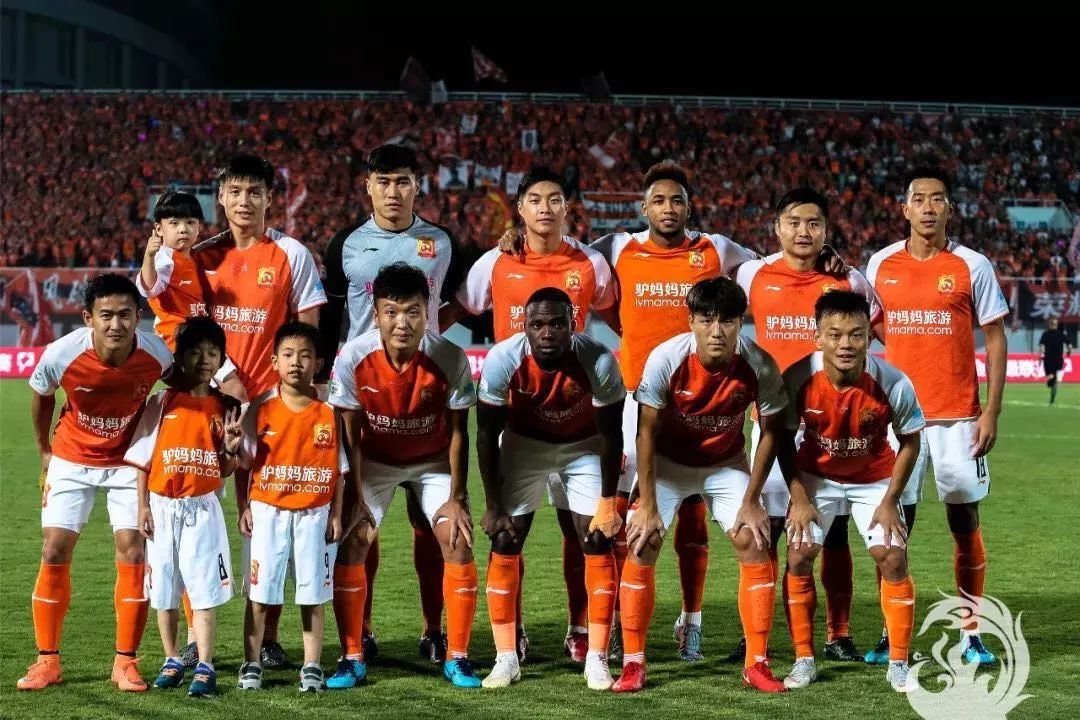 社交媒体上 社交媒体上